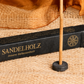 Tibetische Räucherstäbchen Sandelholz auf Jutestoff