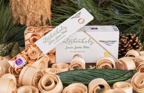 Zirbenholz Räucherstäbchen mit Zirbenholzspänen und Kiefernnadeln